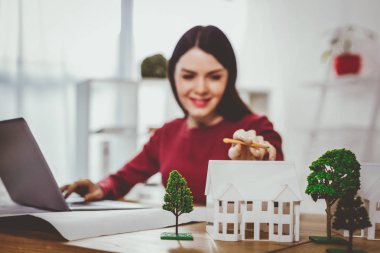 Seçici odak bir ev modeli