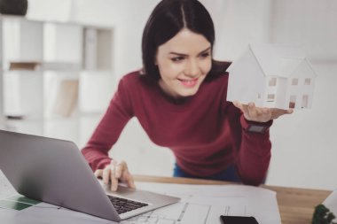 Seçici odak bir ev modeli