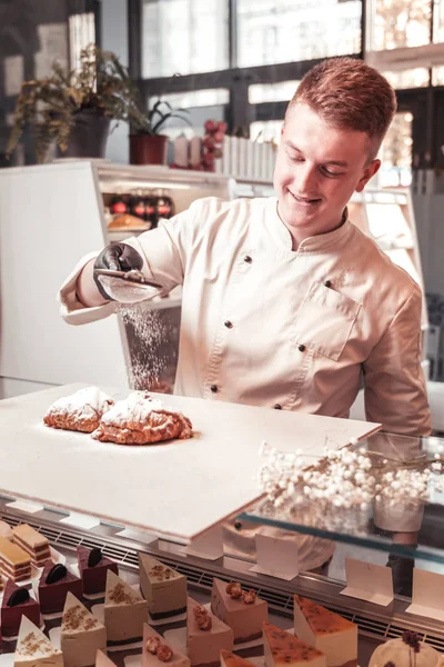 Chef finishing the creating new delicious dessert — Stock Photo, Image