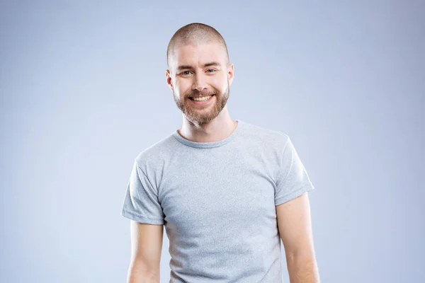 Delighted cheerful bearded man smiling to you — Stock Photo, Image