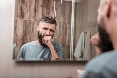 Sabah uykulu hissederken esneme işadamı