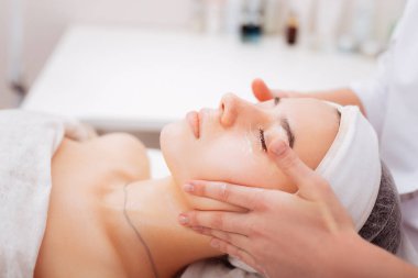 Hoş genç kadının Kozmetik tedavi