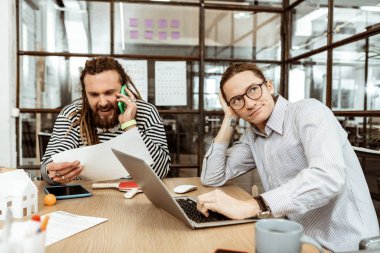 Çalışmak isteyen değil güzel rüya gibi adam