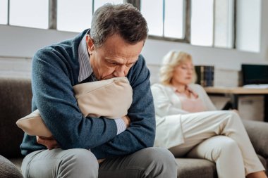 Evli çift onların ilişkileri ve yaşam sorunları