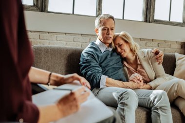 Krizler onların ilişkisi umutsuz yakışıklı Çift