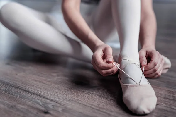 Close up de uma perna dançarinos profissionais — Fotografia de Stock