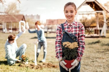 Baba ve oğul çakmak beş birbirlerine
