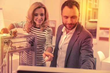 Hevesli uzmanları onların önemli bir görev başarıyla Tamamlanıyor.