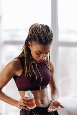 Kadın içme vitaminler ve Takviyeler sabah