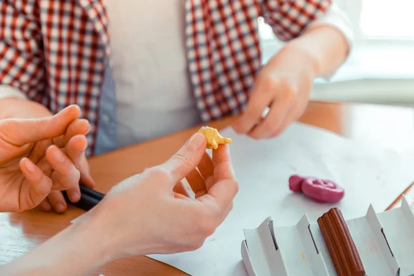 Nahaufnahme eines Spielzeugs aus Knetmasse — Stockfoto