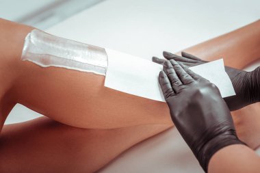 Depilasyon da saç çıkarmak için cilt hazır alma doğru uzman
