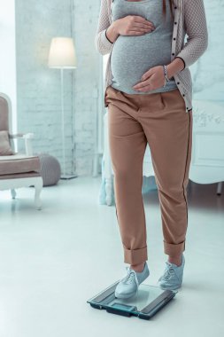 Sağlıklı gebelik bebek göbeği ile kilo kontrol