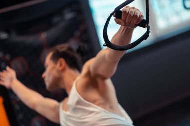 Trx kayışın seçici odak noktası kullanılıyor