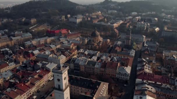 Ranní panoramatický výhled na budovy — Stock video