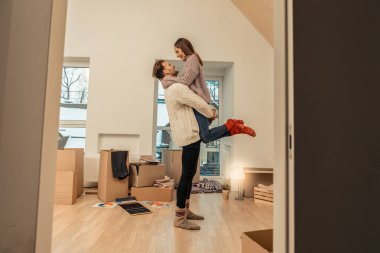 Gençler nihayet yeni eve taşınıyor