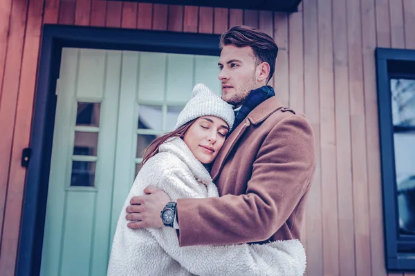 Loving couple spending cold winter day together — Stock Photo, Image