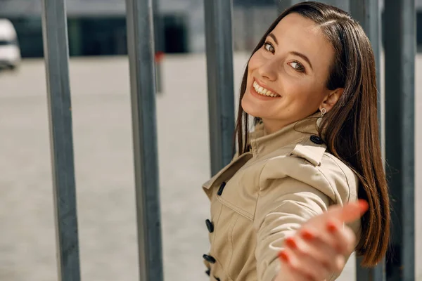 Portrait of pleased female that watching you — Stock Photo, Image