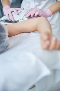 Yüksek kaliteli ekipmanlarla yaşlanma önleme prosedürü