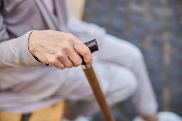 Älter werden könnte zur Herausforderung für die Mobilität werden — Stockfoto