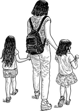 Genç bir anne kızıyla birlikte bir yürüyüş gitmek