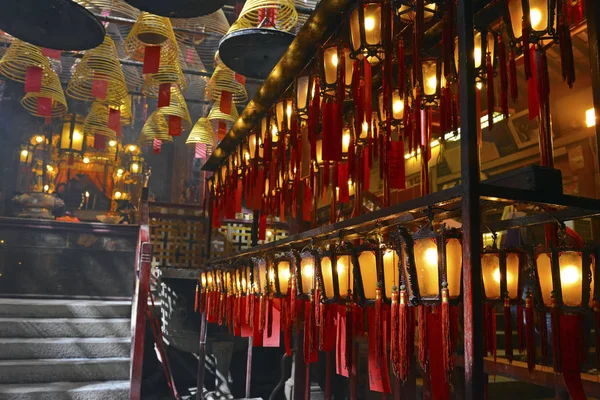 Hong Kong Çin Için Loş Geleneksel Tapınağında Fener Ile Yanan — Stok fotoğraf