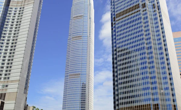 Hoog Glazen Skycrapers Hong Kong Met Blauwe Lucht — Stockfoto