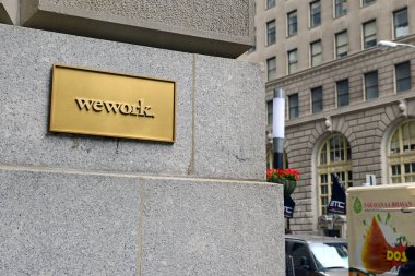 New York - Mayıs 2018 yaklaşık. Varlıklarını paylaşma, geçerli dönemde wework özellikle gayrimenkul fiyatları yüksek artış gibi daha küçük veya geçici paylaşılan çalışma alanı olarak giderek daha popüler hale geldi.