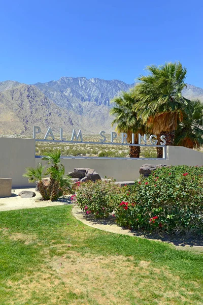 Palm Springs Teken Met Woestijn Achtergrond Achtergrond Van San Jacinto — Stockfoto