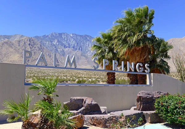 Signo Palm Springs Con Fondo Desértico Telón Fondo Montaña San — Foto de Stock