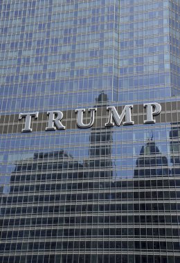 Chicago Circa Haziran 2019. Trump International Hotel and Tower, Donald Trump başkan seçildikten sonra daha popüler oldu karışık kullanımlı otel ve konut lüks gökdelen.