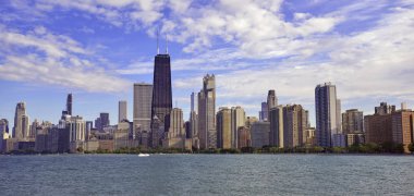 Chicago Illinois, ABD'de yüksek katlı binalar ve gökdelenler ile Şehir Skyline