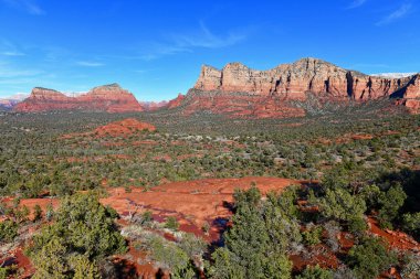 Sedona, Arizona 'nın Kızıl Kaya Çölü manzarası inzivalar ve birçok spa için ruhani bir yer.