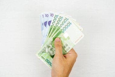 El ele tutuşan Güney Kore Won 'u..