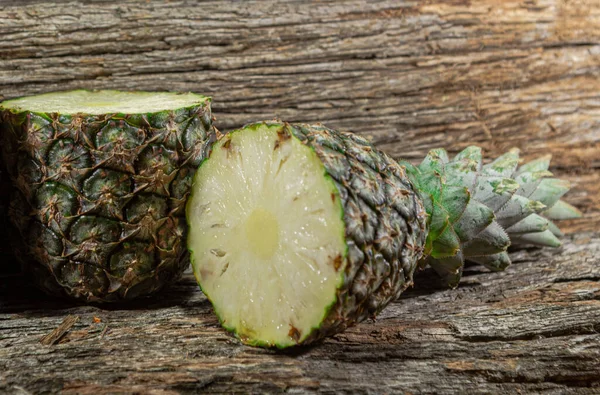 Ananasvruchten Ananas Tweeën Detox Dieet Planten Voor Sappen Tropische Vruchten — Stockfoto