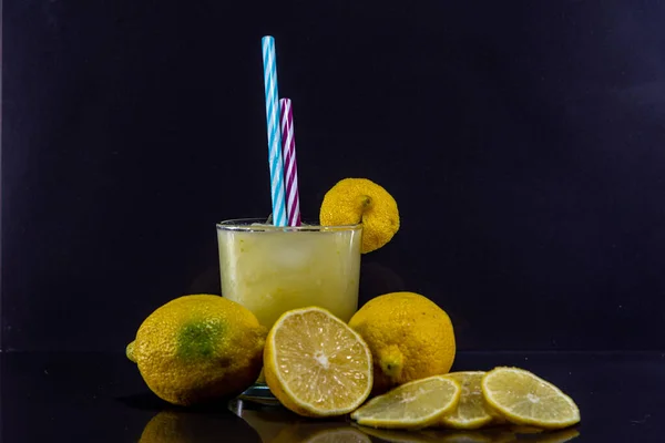 Glass Caipirinha Refreshing Brazilian Drink Made Lemon Cachaa Ice Lemons — Stock Photo, Image