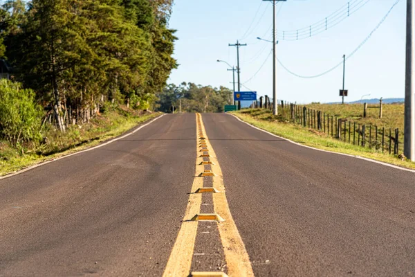 Asfalt Yolu Federal Otoyol Trafik Levhası Şeridi Zinsiz Giriş Yok — Stok fotoğraf