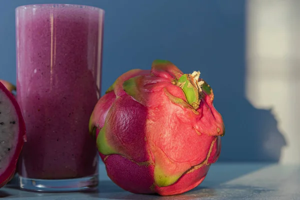 Glasschale Mit Pitayasaft Einer Exotischen Frucht Die Auch Als Drachenfrucht — Stockfoto