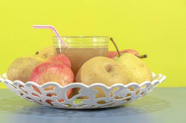 Haziran şenlikleri için yiyecek. Haziran şenliklerinin tipik mutfağı Haziran 'da gerçekleşen So Joo, Santo Antnio ve So Pedro' ya hürmet şenlikleri için yapılan yemeklerden oluşur.