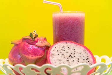 Pitaya suyu, Ejderha Meyvesi. Pitaya suyu sivilcelerle savaşmak için güçlü bir içecektir. Bu, B2 vitamini açısından zengin olmasından kaynaklanmaktadır. Detoks ve düşük kalorili içecek..