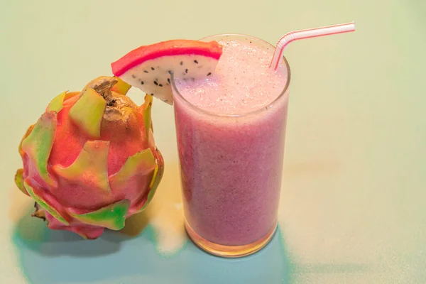 Fruchtsaft Pitaya Pitaya Ist Wegen Seiner Unregelmäßigen Schale Und Der — Stockfoto