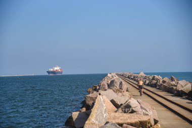 Rio Grande, RS, Brezilya 'daki liman girişine giren kargo gemisi