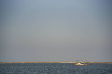 Rio Grande Limanı, SC, Brezilya liman kanalında römorkör