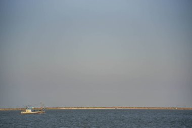 Rio Grande Limanı, SC, Brezilya liman kanalında römorkör