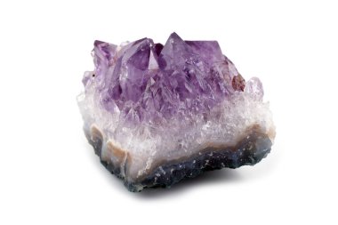 Ametist beyaz üzerine izole