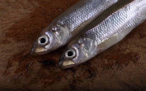 Pesce Profumato Sul Tagliere — Foto Stock