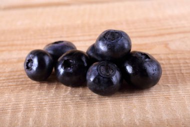 Organik taze yaban mersinlerini kapatın.