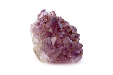 Ametist beyaz üzerine izole