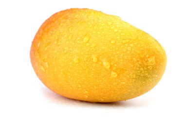 Olgun Mango meyvesi beyaz arkaplanda izole
