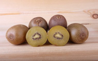 Taze yeşil kiviyi kapat.