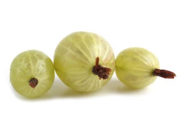 Üç bektaşi üzümü beyazda izole edilmiş.